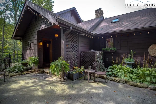 2453 Payne Branch Road, Blowing Rock, NC 28605