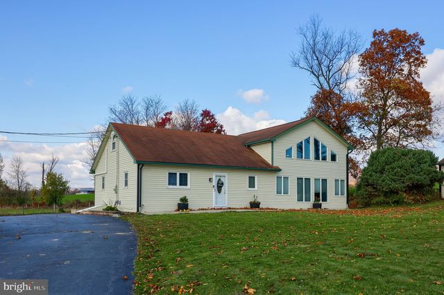 482 Tulley Dr, Bernville, PA 19506