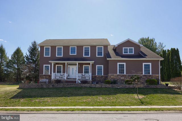 2401 Clairian Dr, York, PA 17403