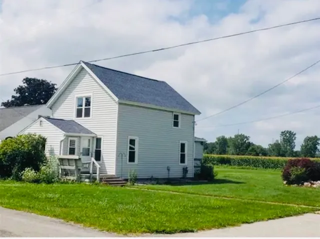 2131 Wetters Rd, Kawkawlin, MI 48631