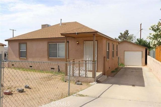 821 Flora St, Barstow, CA 92311
