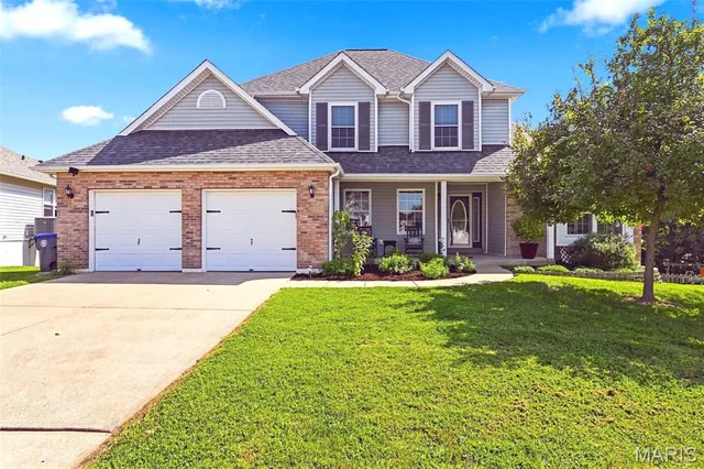 3537 Canyon Creek Dr, Saint Peters, MO 63303