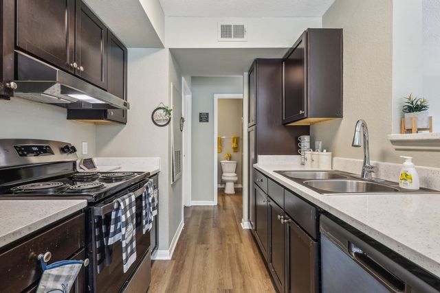 5500 De Soto St #3104, Houston, TX 77091