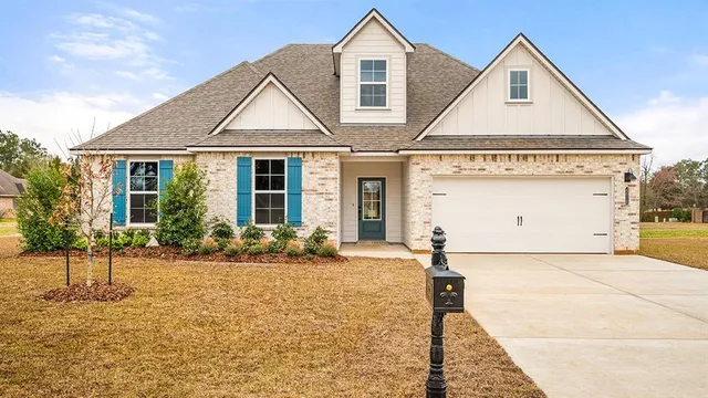 4016 Cedar Bluff Dr, Woodworth, LA 71485