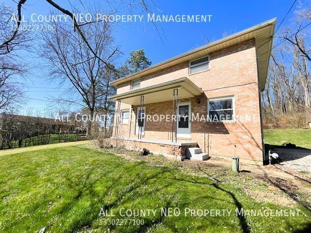 5083 Quincy St NW, Canton, OH 44708