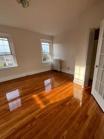 182 Elm St #2A, West Haven, CT 06516