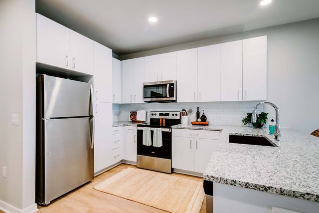 1600 NW 38th St #A-101, Kansas City, MO 64116