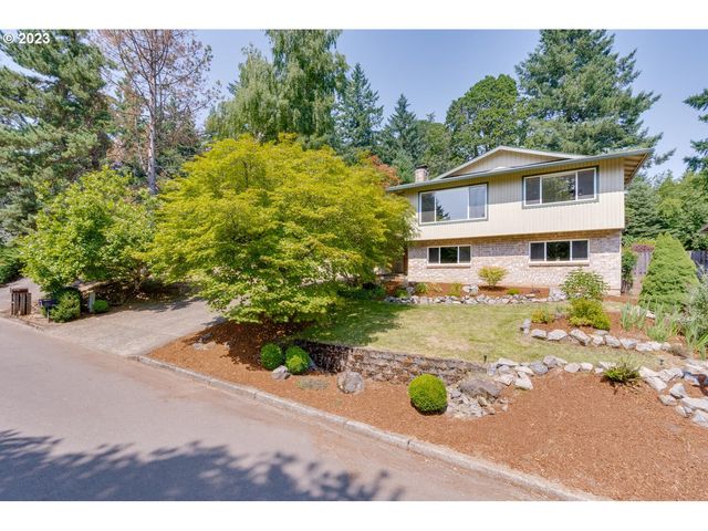 10246 SE 100th Dr, Happy Valley, OR 97086