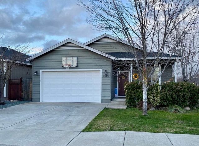2515 Agate Mdws, White City, OR 97503