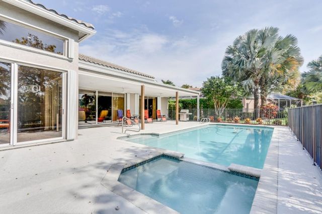 4841 Exeter Estate Ln, Lake Worth, FL 33449