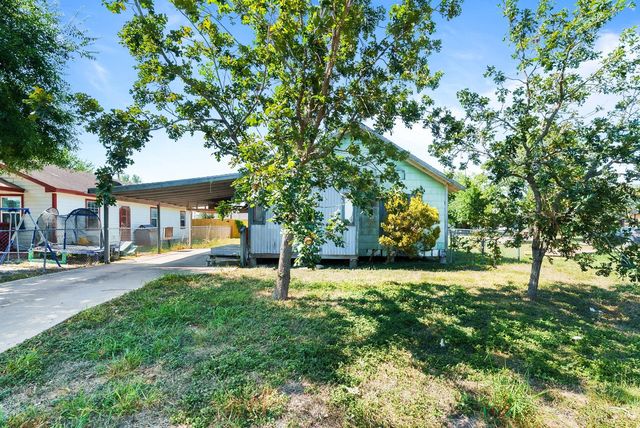 212 E  Avenue B, Robstown, TX 78380