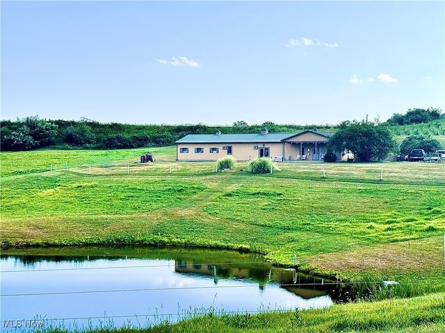 5100 Pinto Rd SE, Carrollton, OH 44615