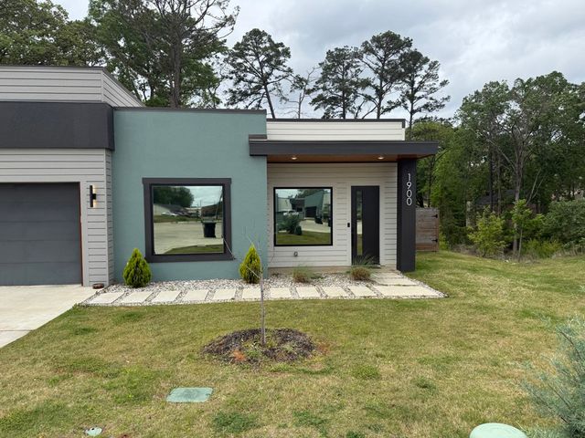 1900 Greenleaf St, Longview, TX 75605