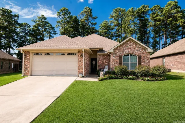 171 Waverly Cir, El Dorado, AR 71730