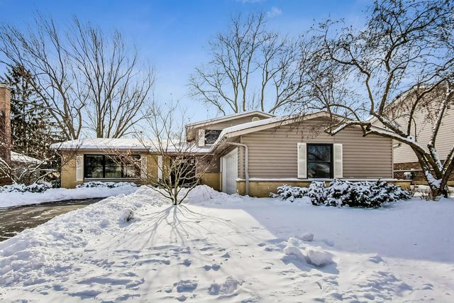 715 W  Hackberry Dr, Arlington Heights, IL 60004