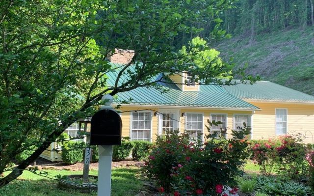 637 Rogers St, Rogersville, TN 37857