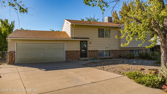 2620 E  24th St, Farmington, NM 87401