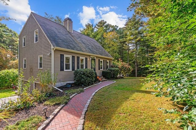 51 Point Of Pines Rd, East Freetown, MA 02717