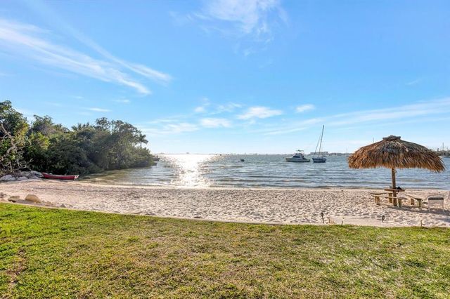 3765 41st St S #K, Saint Petersburg, FL 33711