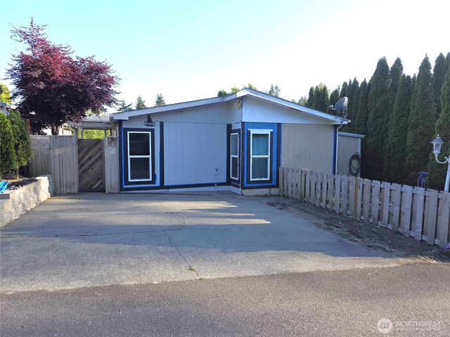 2421 S 370th Place #63, Federal Way, WA 98003