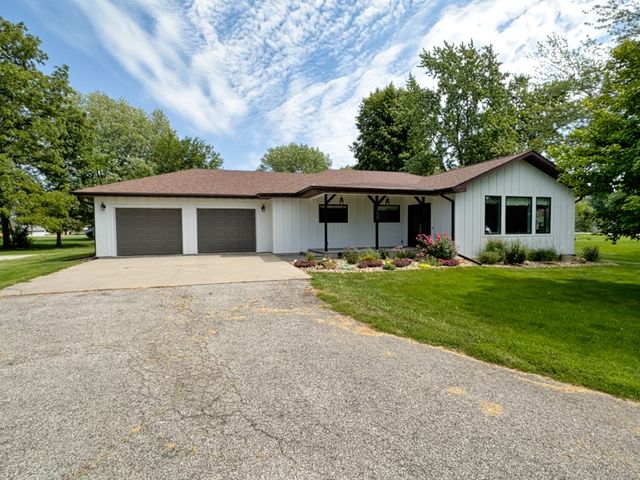 200 2nd Ave, Sully, IA 50251