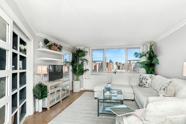 61 Jane St #17E, New York, NY 10014