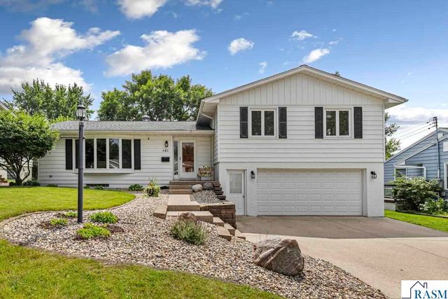 141 Atwood Dr, Mankato, MN 56001