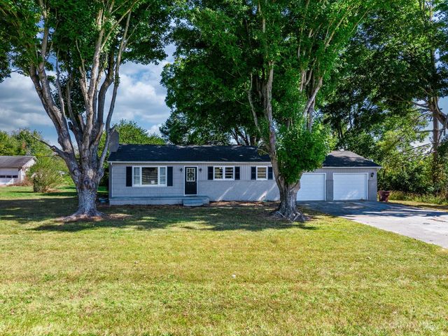 1544 Longtown Rd, Boonville, NC 27011
