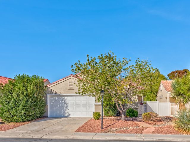 426 River Glider Ave, North Las Vegas, NV 89084