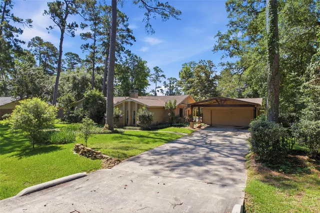 706 Golden Bear Lane, Humble, TX 77339