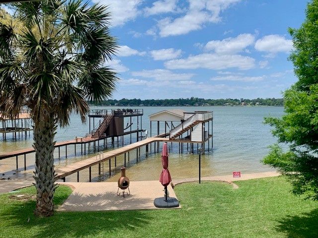 201 Oak Acres Dr N, Malakoff, TX 75148