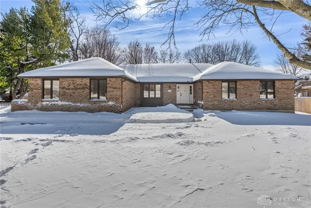 318 Joy Elizabeth Dr, Dayton, OH 45458