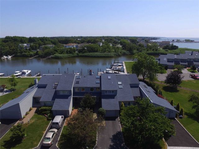 31 Harbour Dr, Blue Point, NY 11715