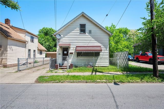 3187 W  32nd St, Cleveland, OH 44109