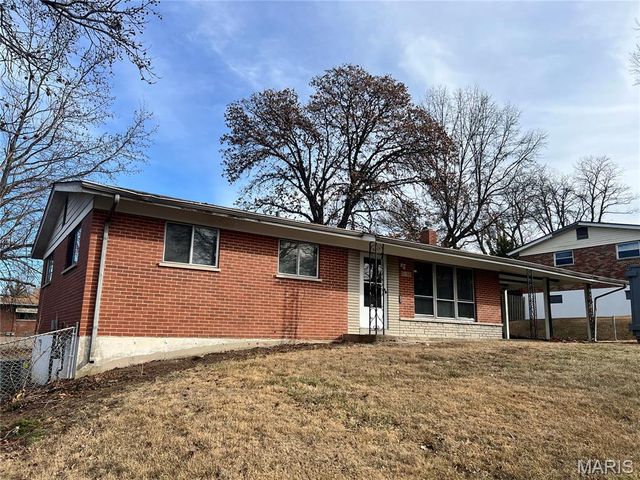 5150 Wallingford Dr, Saint Louis, MO 63121