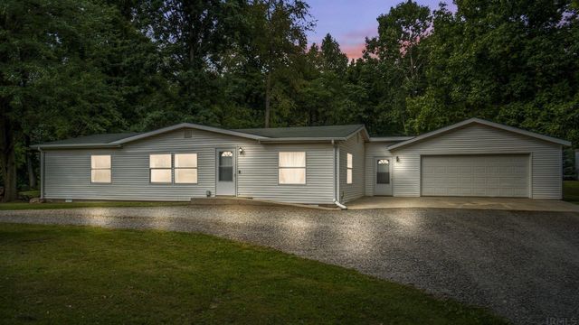 7610 W  650th Rd   S, Pleasant Lake, IN 46779
