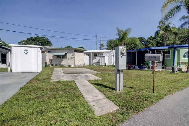 4776 66th Ln   N #12, Saint Petersburg, FL 33709