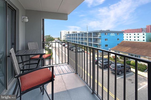 18 69th St #9, Ocean City, MD 21842