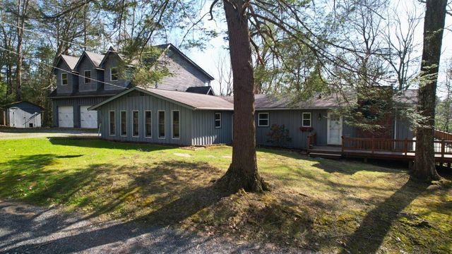 587 Lakeview Heights Dr, Mount Nebo, WV 26679