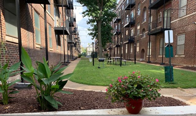 5457 Delmar Blvd #318W, Saint Louis, MO 63112