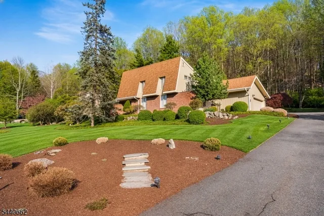 72 Bald Eagle Rd, Hackettstown, NJ 07840