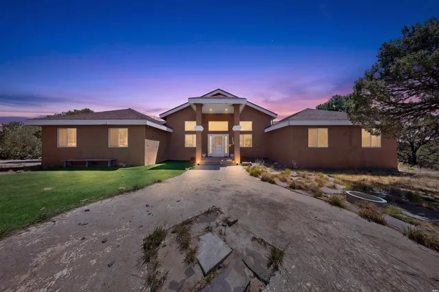 24 Calle De Leon, Las Vegas, NM 87701