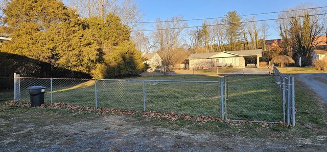 47 Sunny Acres Dr #26A, Etowah, NC 28729