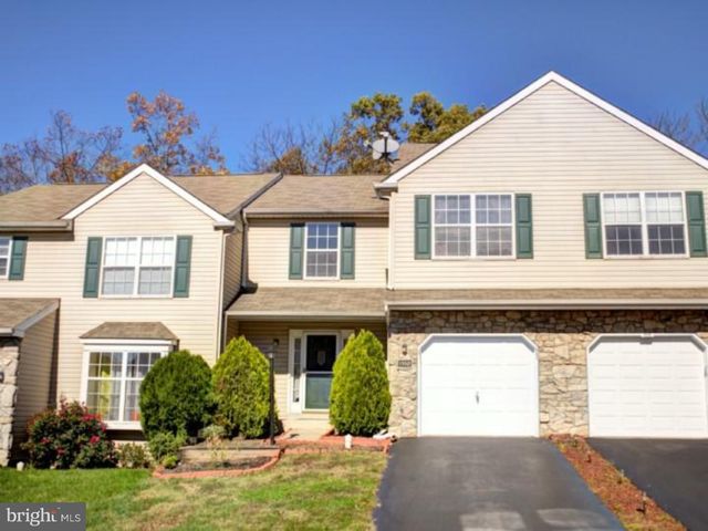 1310 Valley Dr, Lansdale, PA 19446