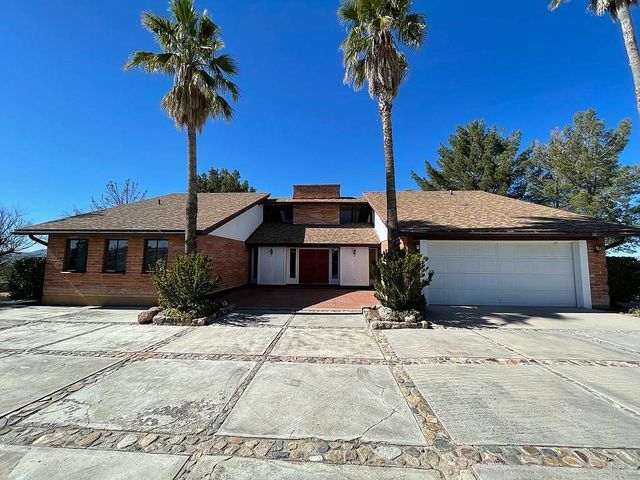 670 E  Roper Rd, Nogales, AZ 85621