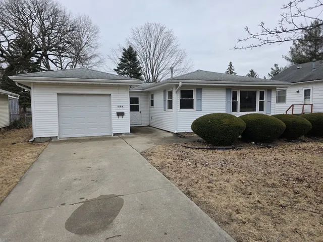 1804 Avenue K, Sterling, IL 61081