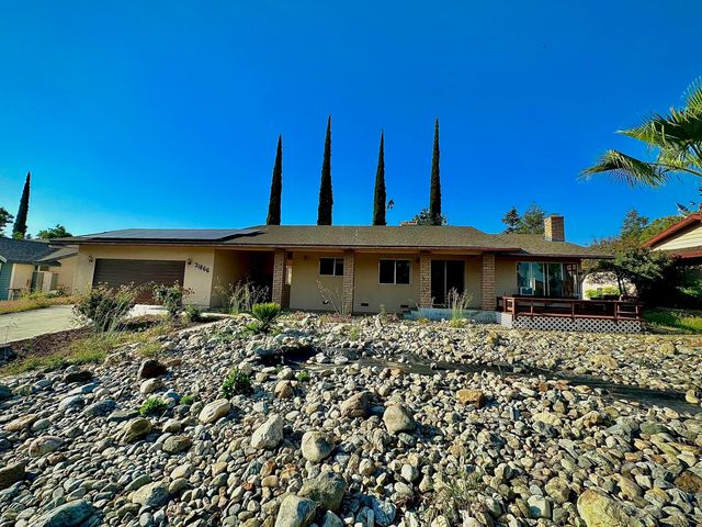 31866 Country Club Drive, Porterville, CA 93257