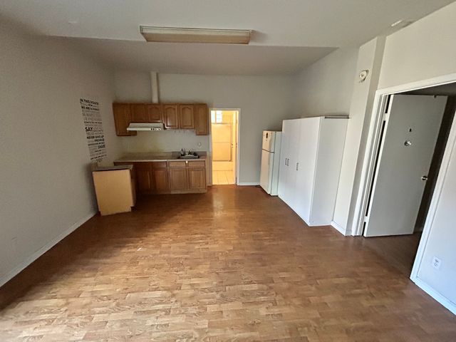 180-182 Leland Ave #A, San Francisco, CA 94134