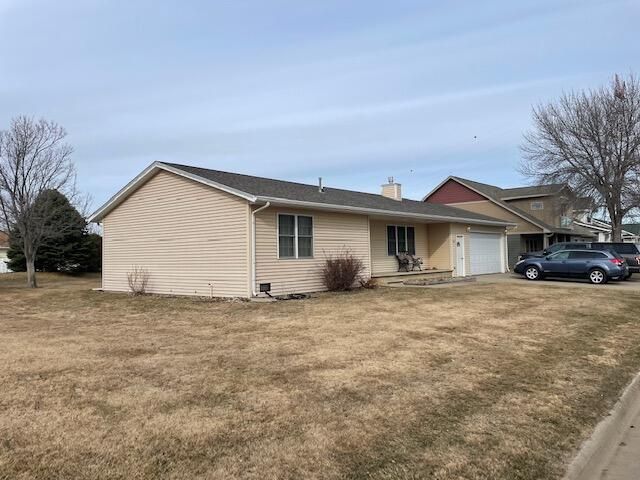 319 Jamieson Dr, Fort Pierre, SD 57532