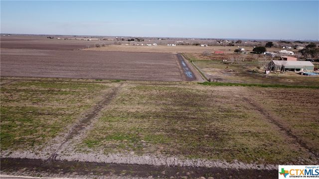 7 Cotton Field Ln, Pt Lavaca, TX 77979